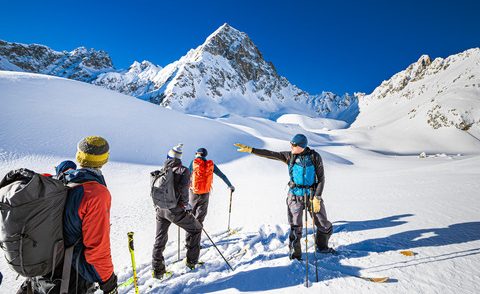 Artikelbild zu Artikel 'Weiterbildung im Schnee – Skitouren-Kurs Videoimpressionen'